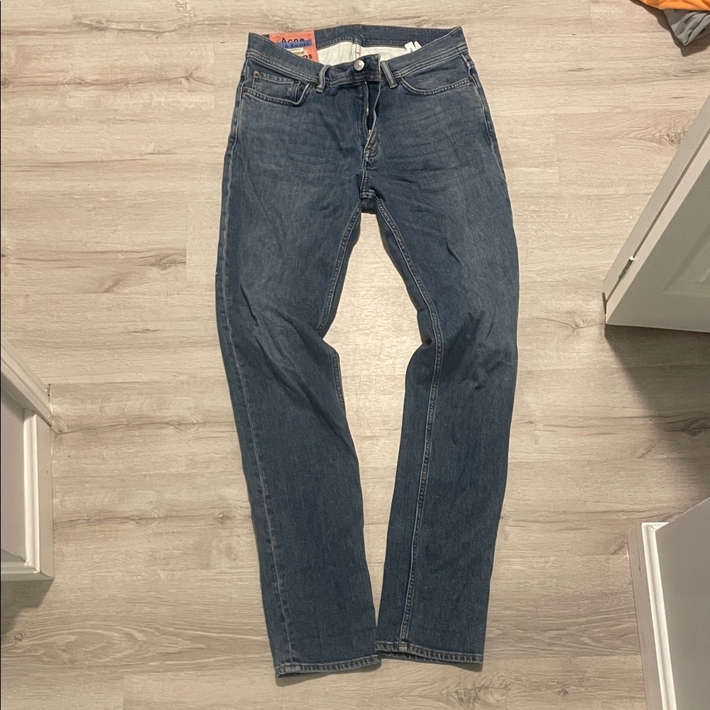 Acne Men's Dark Blue Straight Jeans 31/32 slim fit (model tags shown)
